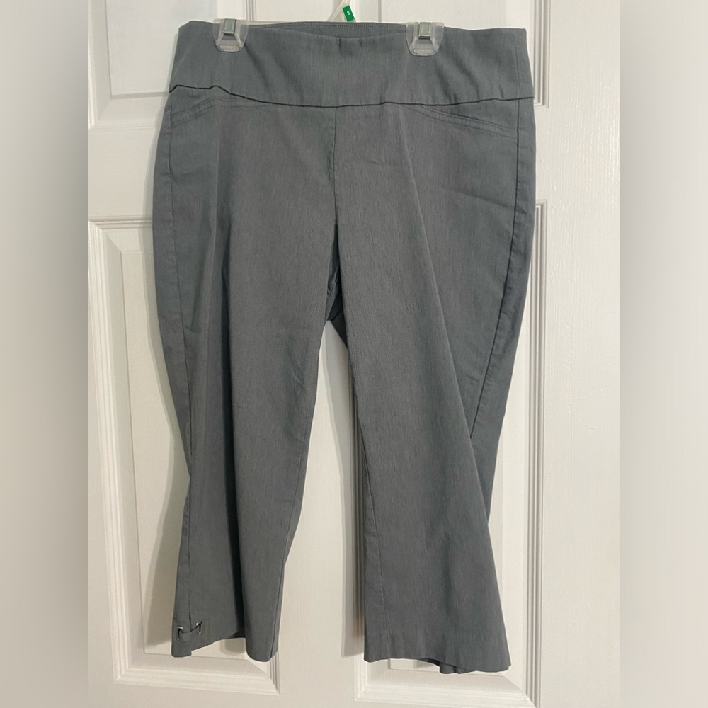 Capri pants
